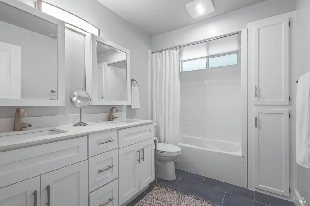 1645 Terrace Way Santa Rosa, CA 95404