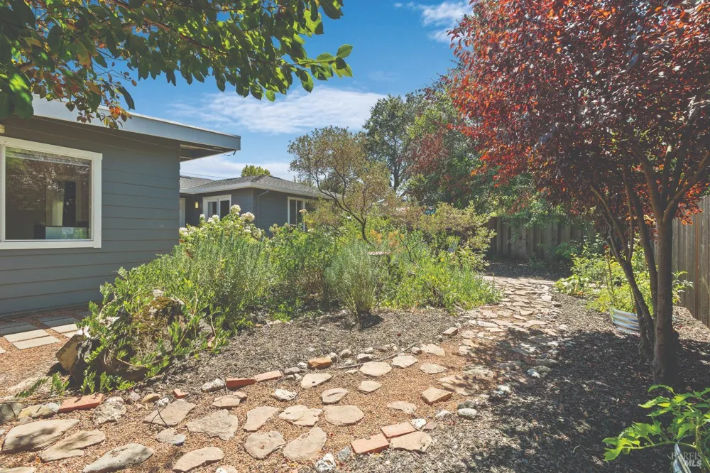 1645 Terrace Way Santa Rosa, CA 95404