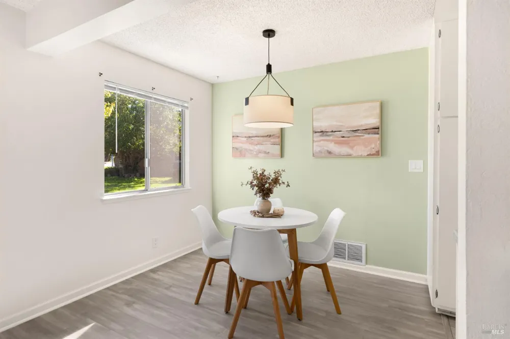 2515 Coffey Lane Santa Rosa, CA 95403