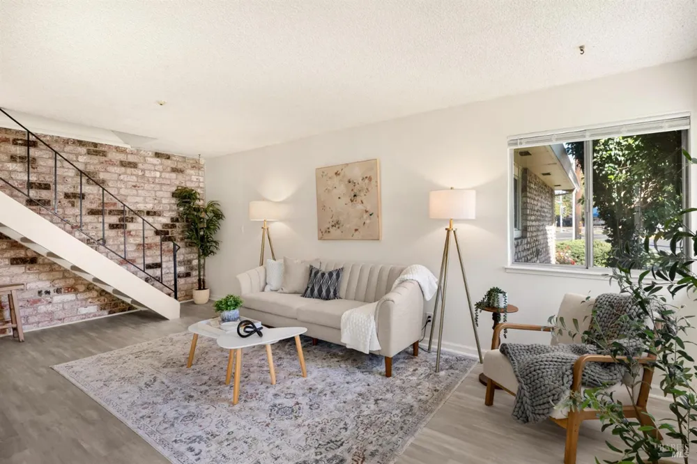 2515 Coffey Lane Santa Rosa, CA 95403