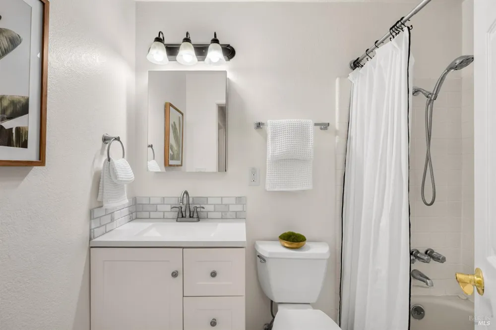 2515 Coffey Lane Santa Rosa, CA 95403