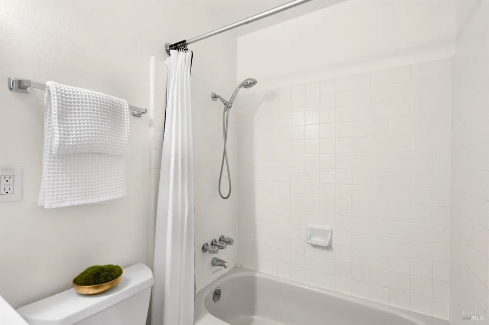2515 Coffey Lane Santa Rosa, CA 95403