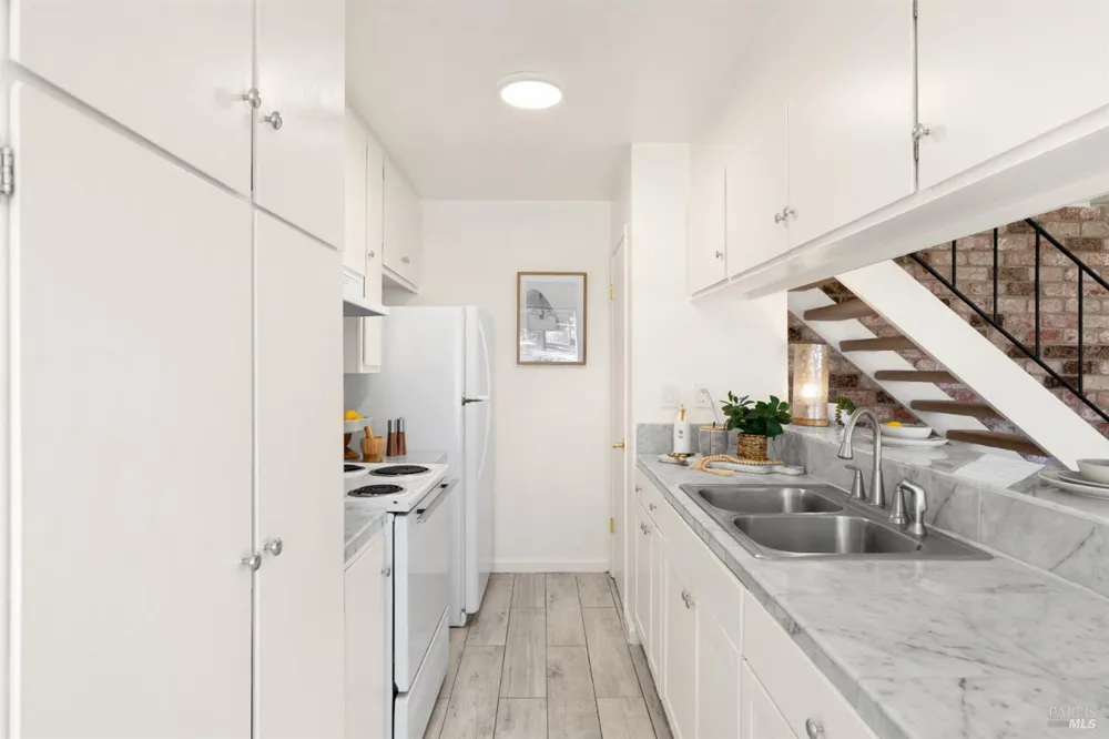 2515 Coffey Lane Santa Rosa, CA 95403