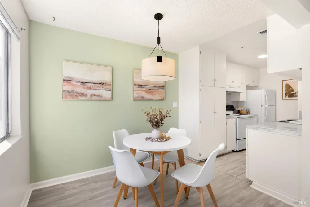 2515 Coffey Lane Santa Rosa, CA 95403