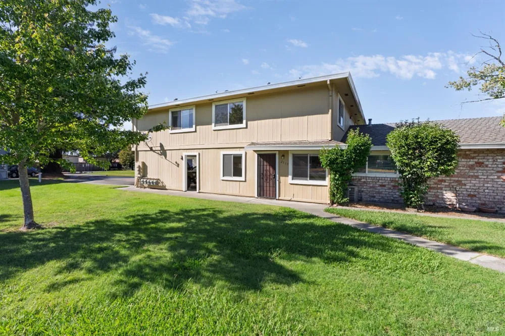 2515 Coffey Lane Santa Rosa, CA 95403
