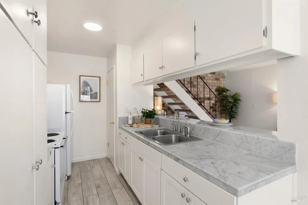2515 Coffey Lane Santa Rosa, CA 95403