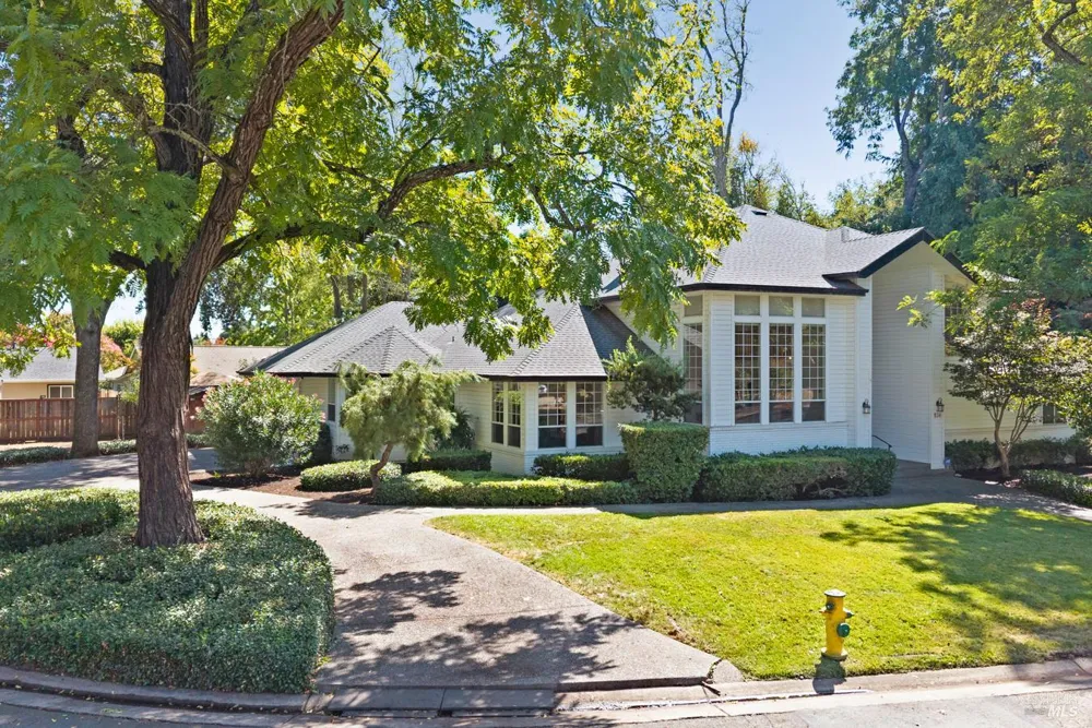 934 Fairway Drive Sonoma, CA 95476