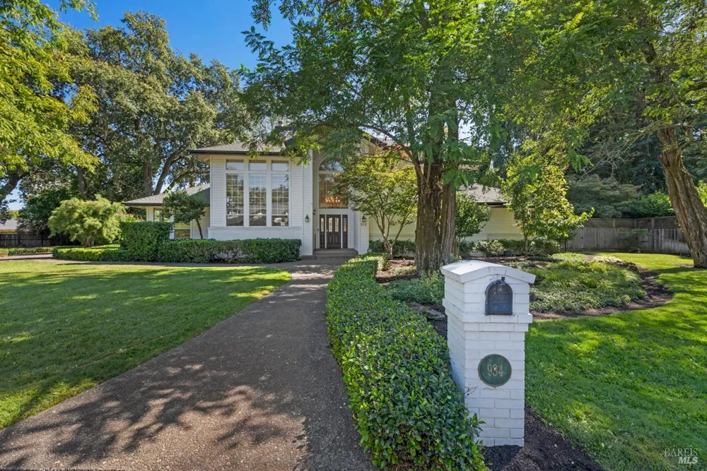 934 Fairway Drive Sonoma, CA 95476