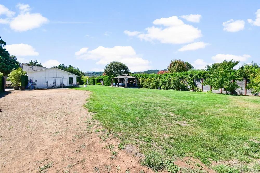 19022 Orange Avenue El Verano, CA 95476