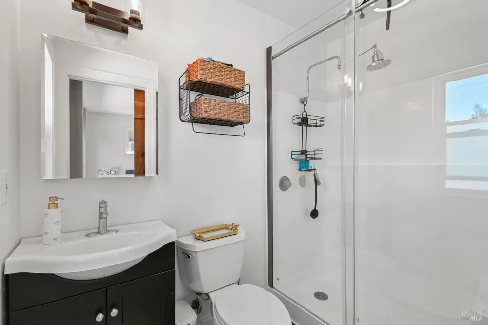 19022 Orange Avenue El Verano, CA 95476