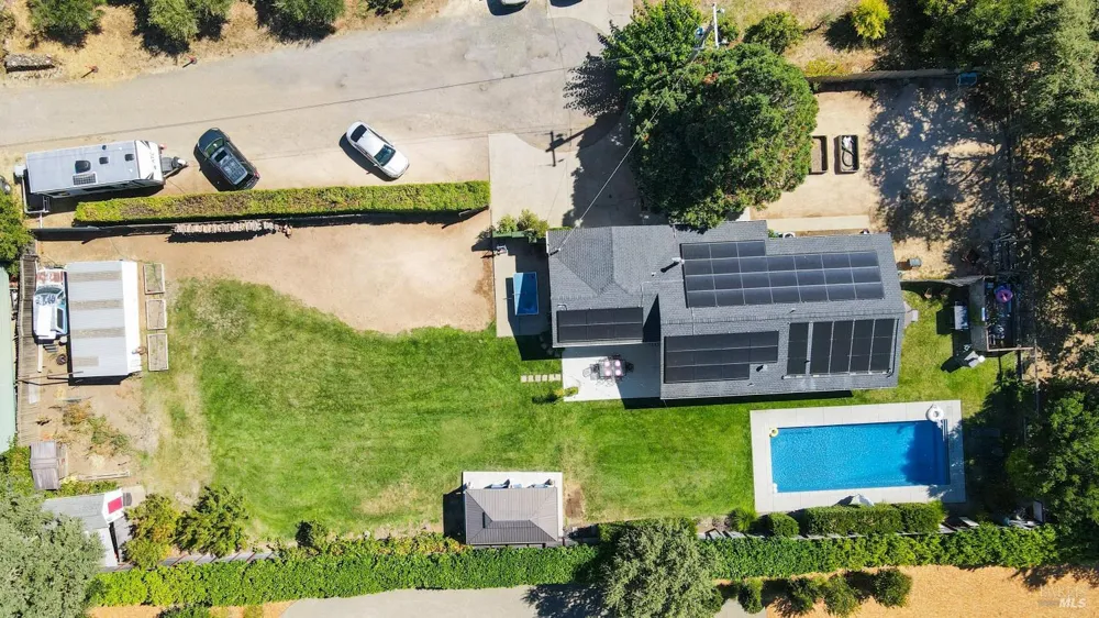 19022 Orange Avenue El Verano, CA 95476