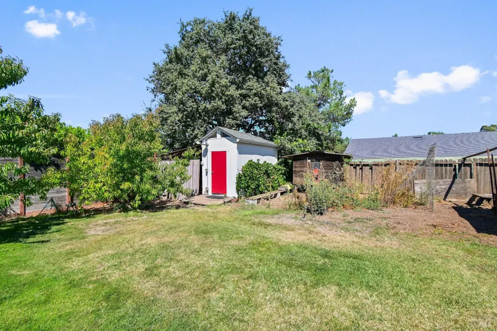 19022 Orange Avenue El Verano, CA 95476