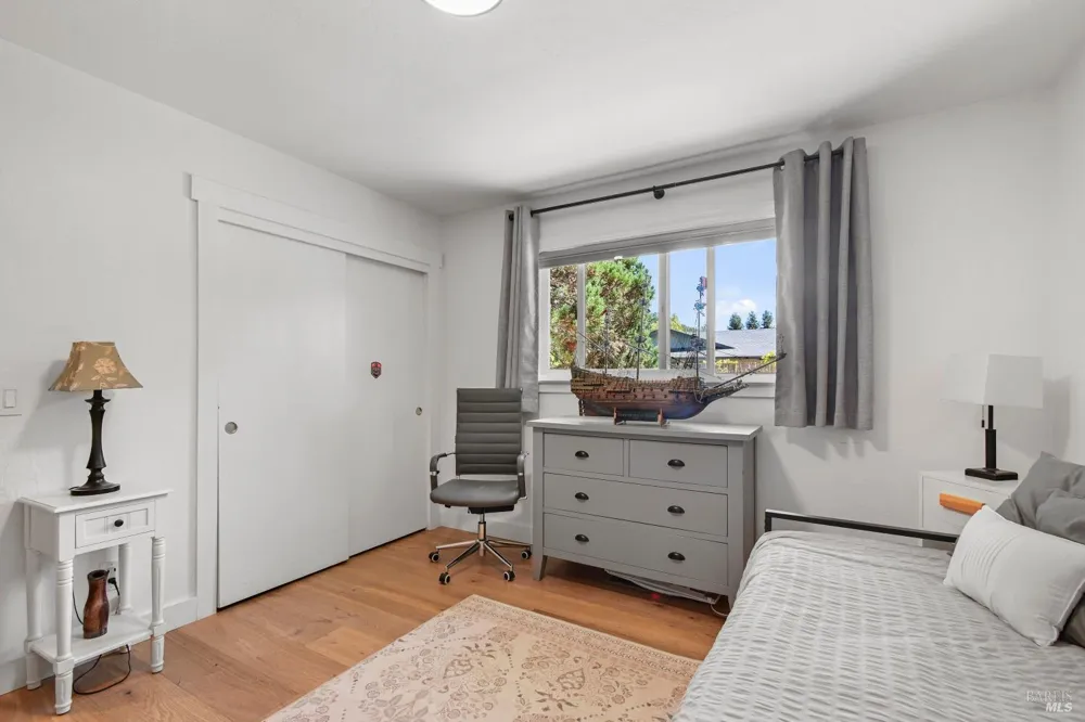 19022 Orange Avenue El Verano, CA 95476
