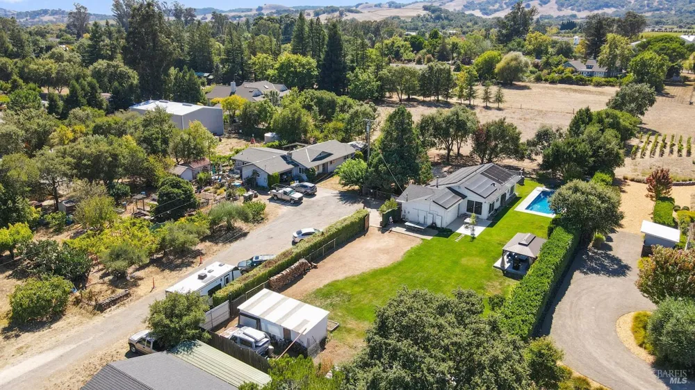 19022 Orange Avenue El Verano, CA 95476