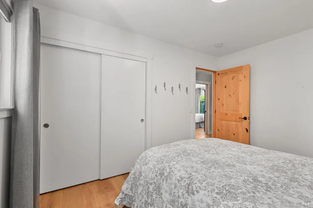 19022 Orange Avenue El Verano, CA 95476