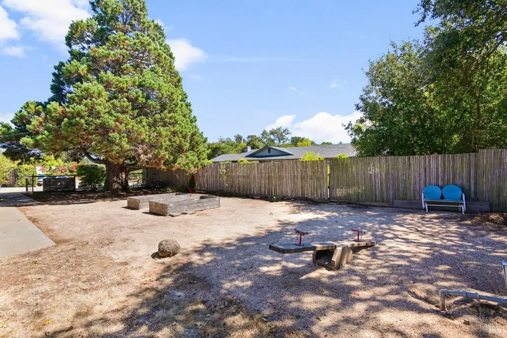 19022 Orange Avenue El Verano, CA 95476