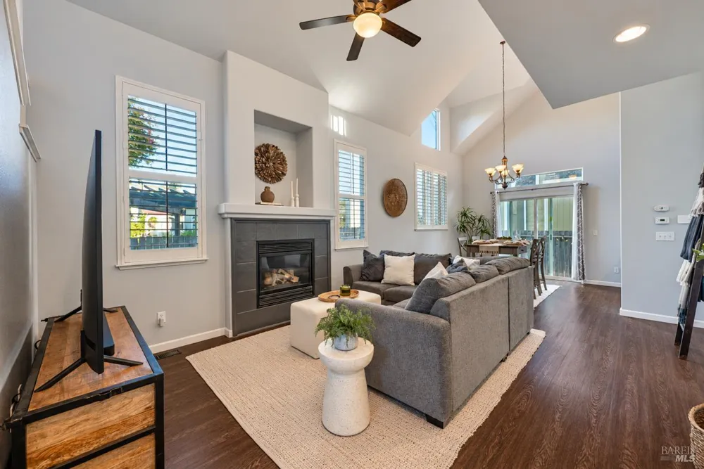 178 Esposti Meadows Way Santa Rosa, CA 95403