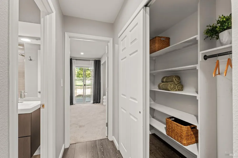 2984 Yulupa Avenue Santa Rosa, CA 95405