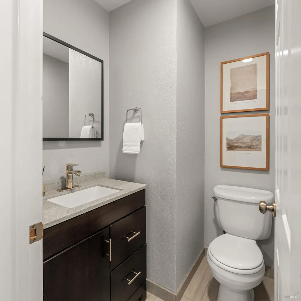 2984 Yulupa Avenue Santa Rosa, CA 95405