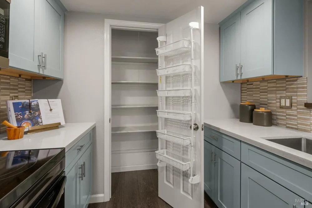 2984 Yulupa Avenue Santa Rosa, CA 95405