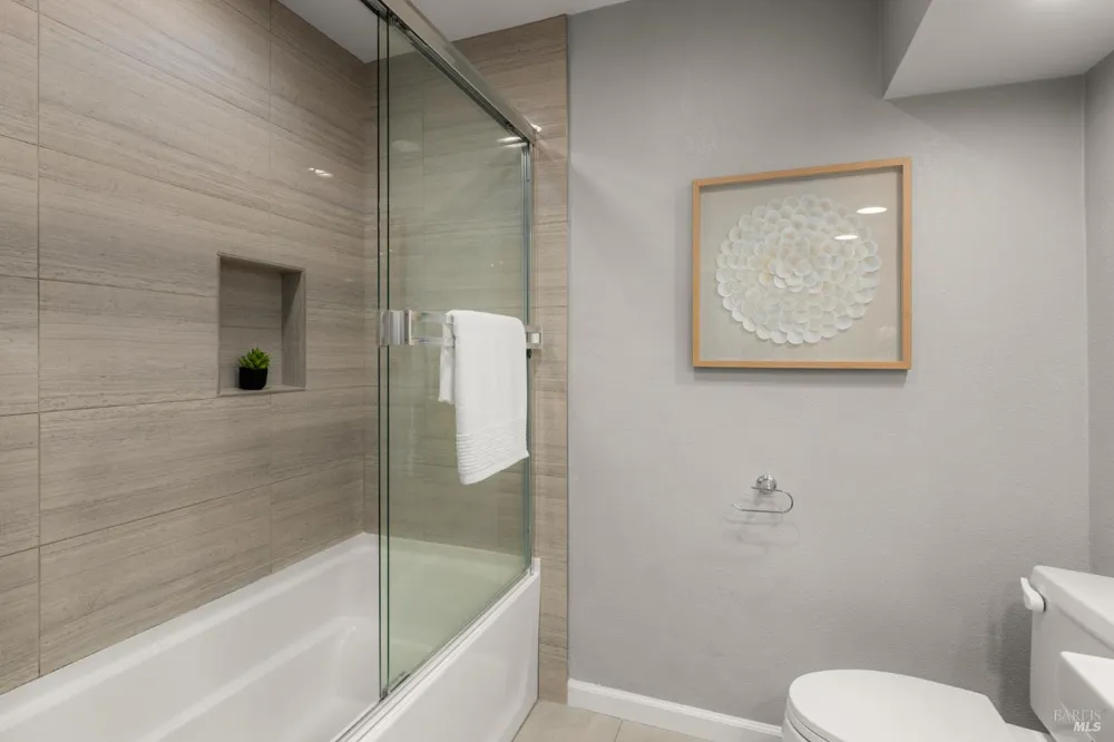 2984 Yulupa Avenue Santa Rosa, CA 95405