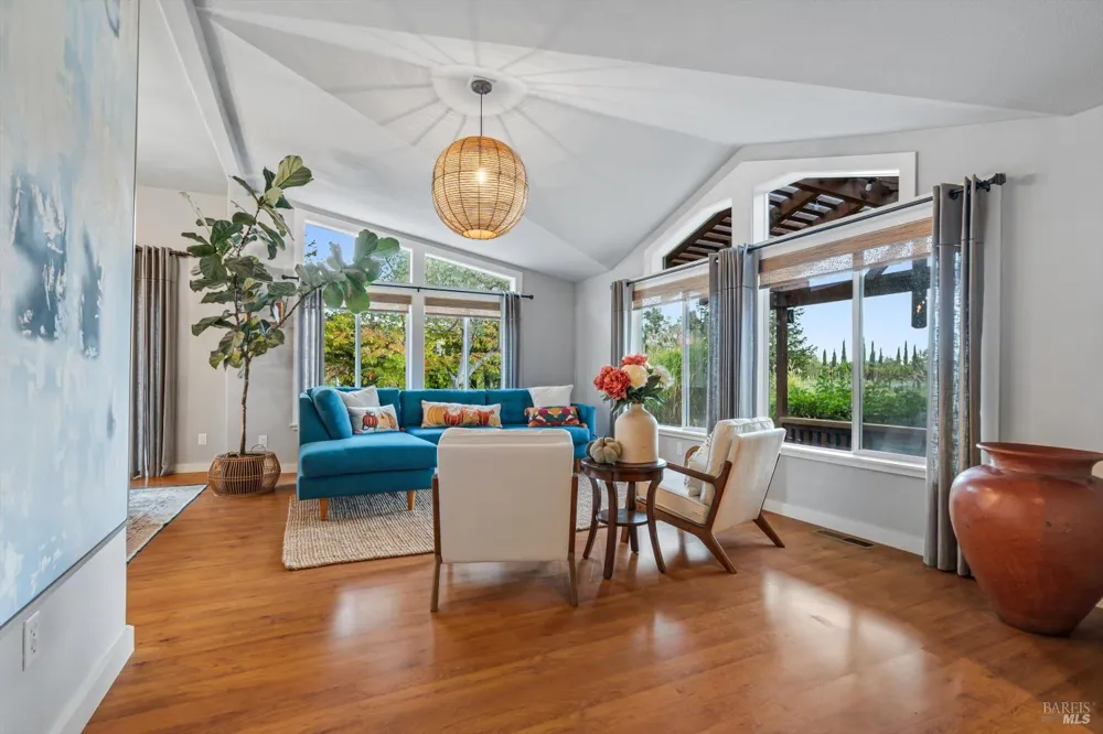 531 Limerick Lane Healdsburg, CA 95448