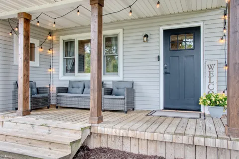 280 W Henderson Road