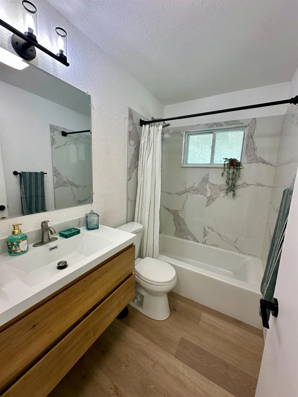 6318 Coyle Avenue Carmichael, CA 95608