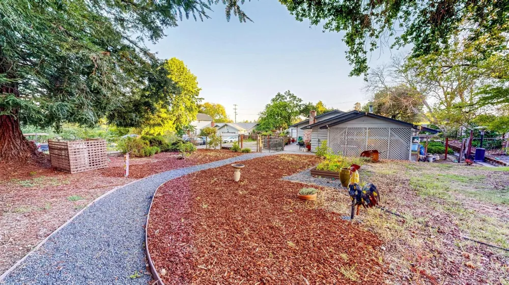 2142 Laguna Road Santa Rosa, CA 95401