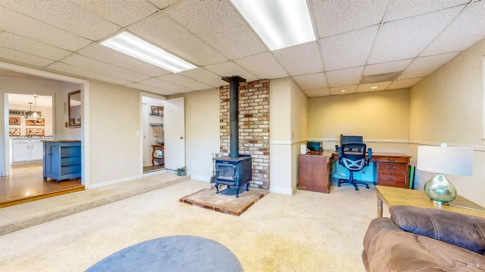 2142 Laguna Road Santa Rosa, CA 95401