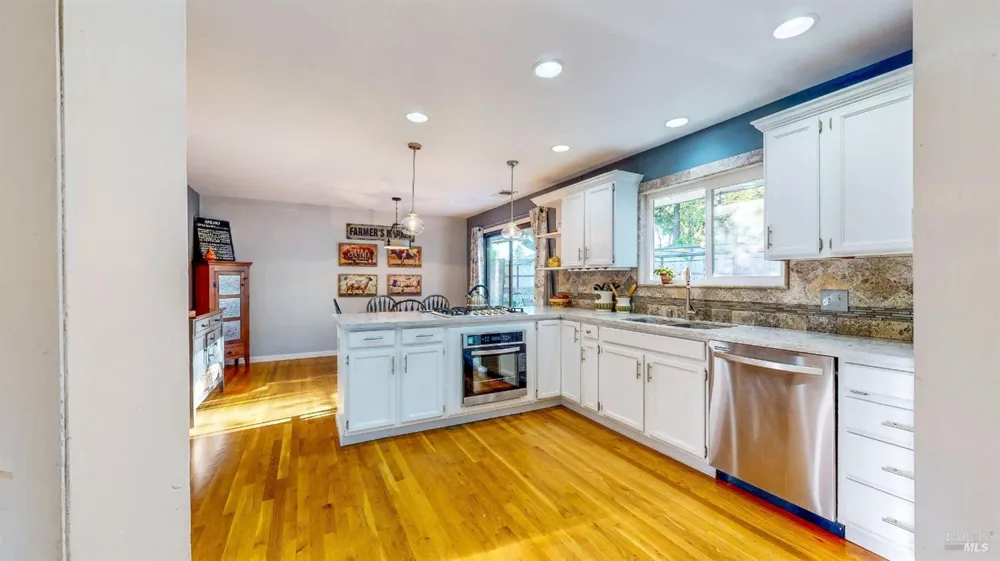 2142 Laguna Road Santa Rosa, CA 95401