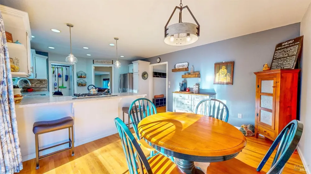 2142 Laguna Road Santa Rosa, CA 95401