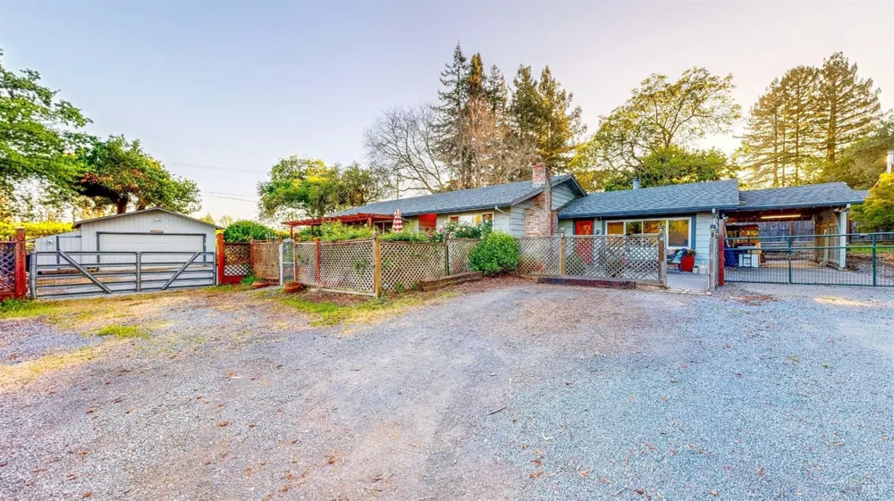 2142 Laguna Road Santa Rosa, CA 95401