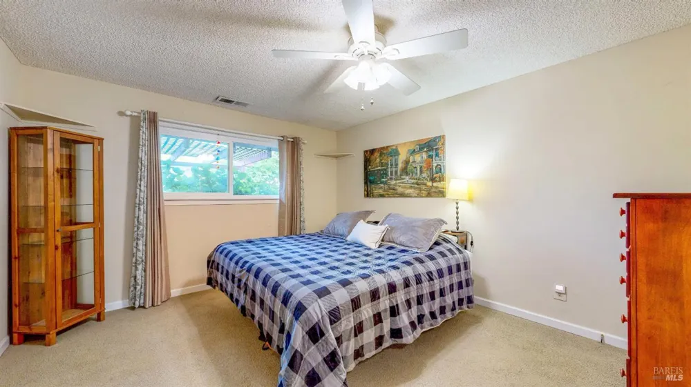2142 Laguna Road Santa Rosa, CA 95401