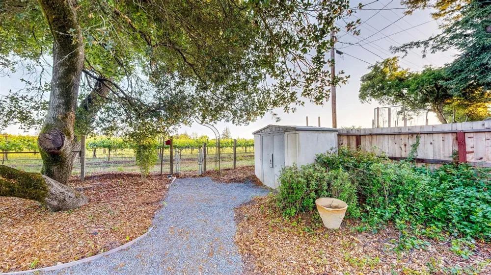 2142 Laguna Road Santa Rosa, CA 95401