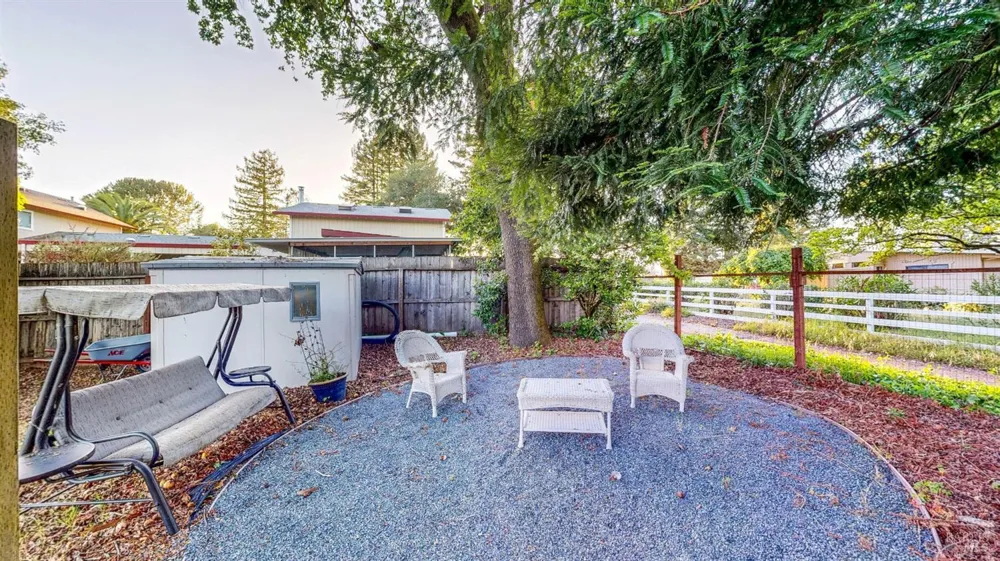 2142 Laguna Road Santa Rosa, CA 95401