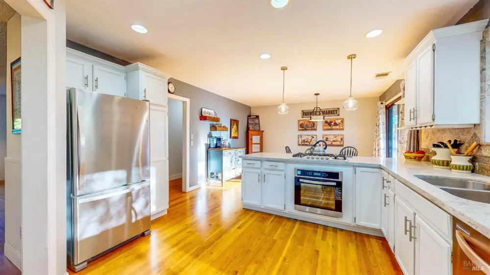 2142 Laguna Road Santa Rosa, CA 95401