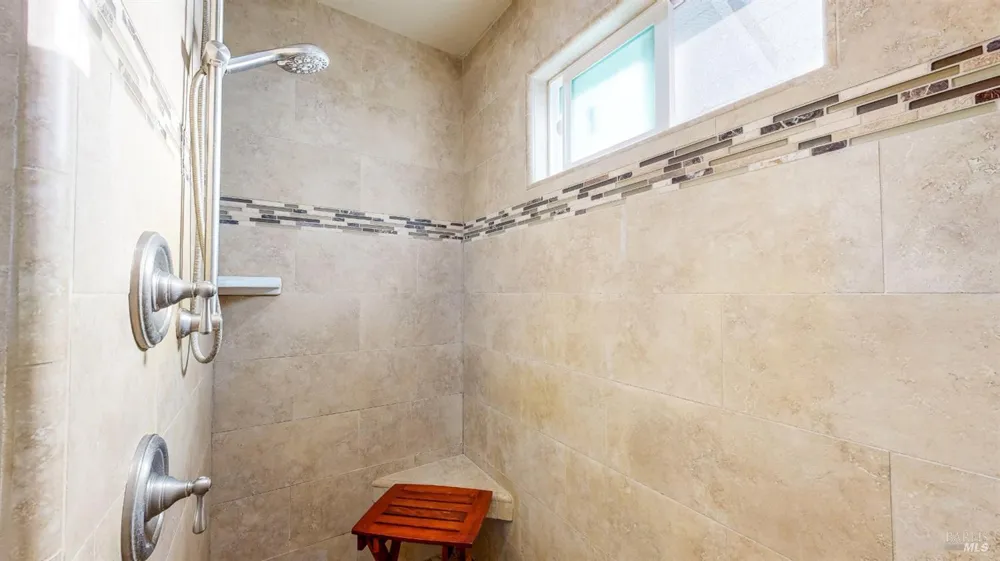 2142 Laguna Road Santa Rosa, CA 95401
