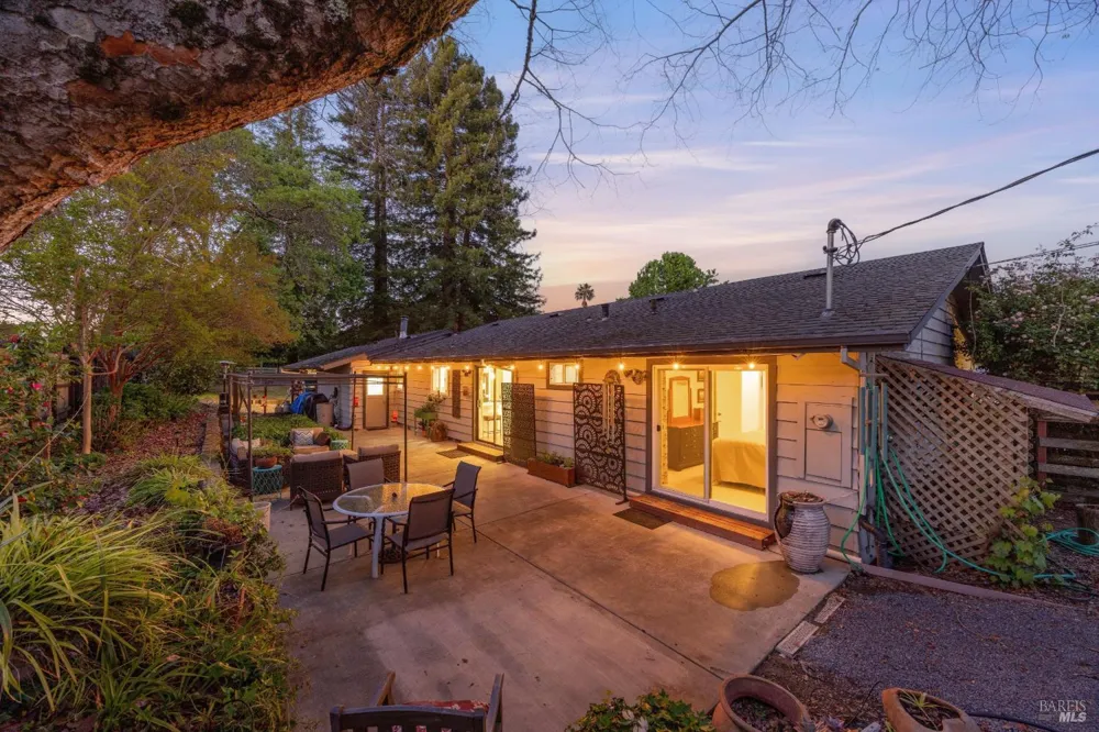2142 Laguna Road Santa Rosa, CA 95401