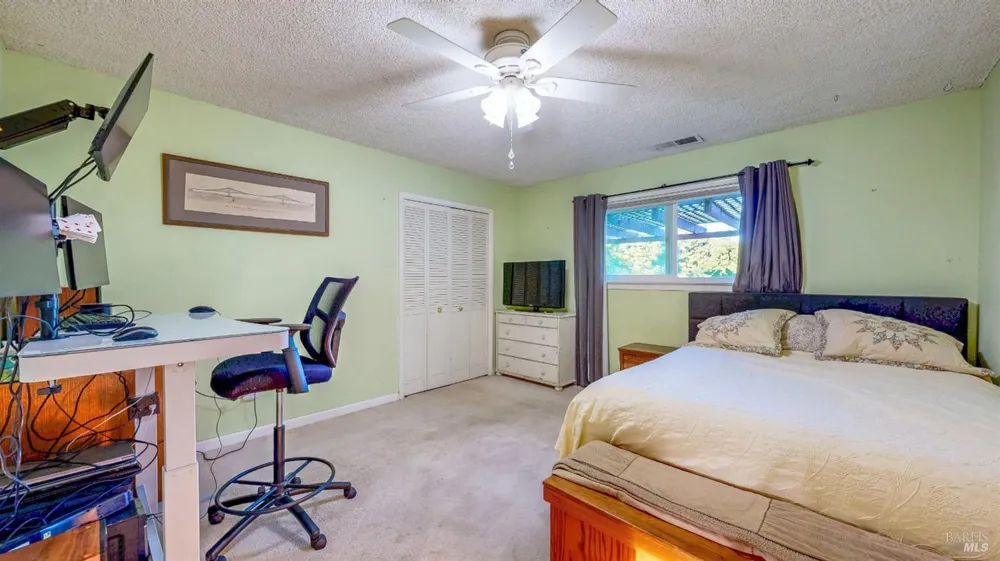 2142 Laguna Road Santa Rosa, CA 95401