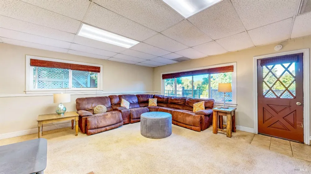 2142 Laguna Road Santa Rosa, CA 95401
