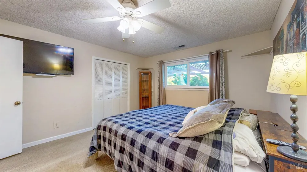 2142 Laguna Road Santa Rosa, CA 95401