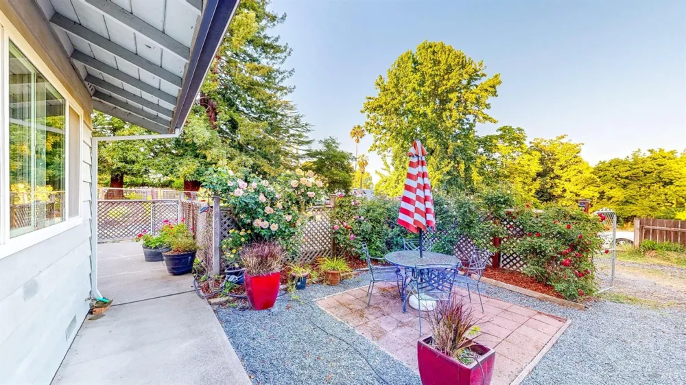 2142 Laguna Road Santa Rosa, CA 95401