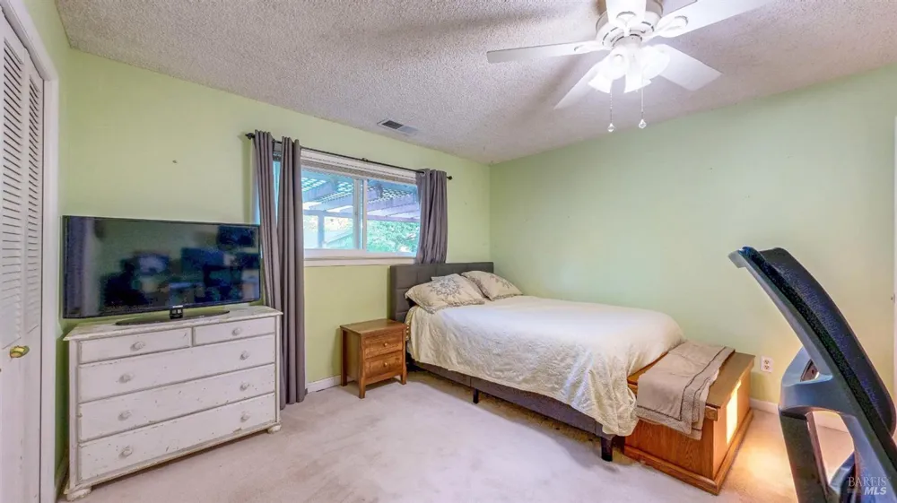 2142 Laguna Road Santa Rosa, CA 95401
