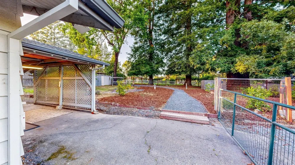 2142 Laguna Road Santa Rosa, CA 95401