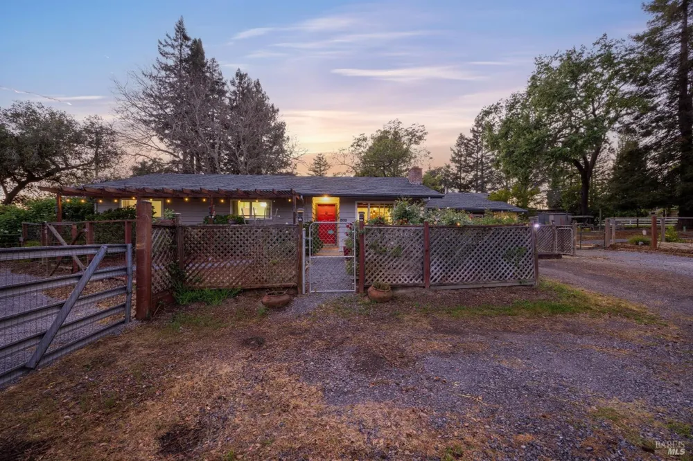 2142 Laguna Road Santa Rosa, CA 95401
