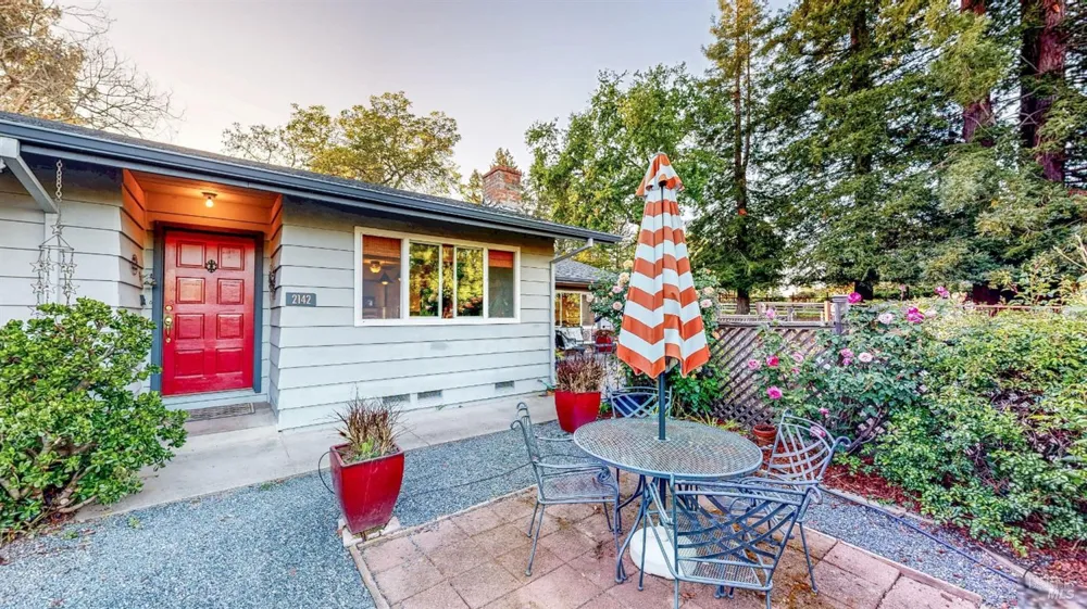 2142 Laguna Road Santa Rosa, CA 95401