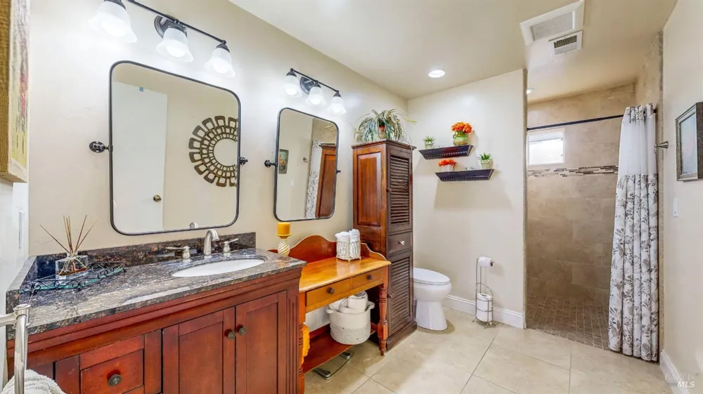2142 Laguna Road Santa Rosa, CA 95401