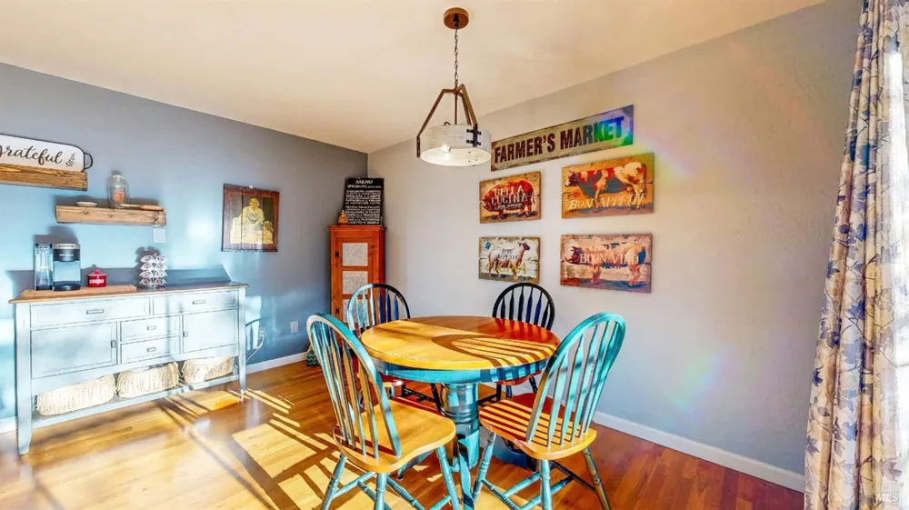 2142 Laguna Road Santa Rosa, CA 95401