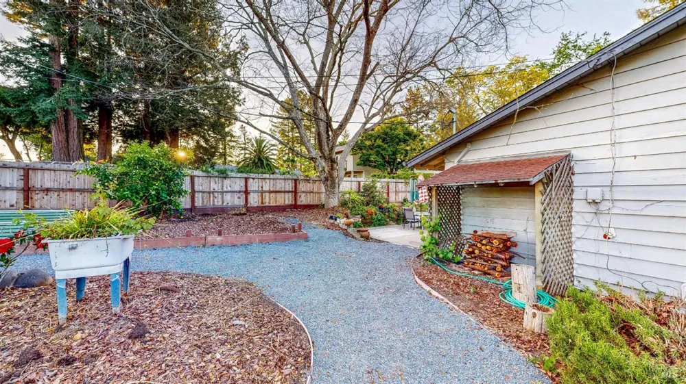 2142 Laguna Road Santa Rosa, CA 95401